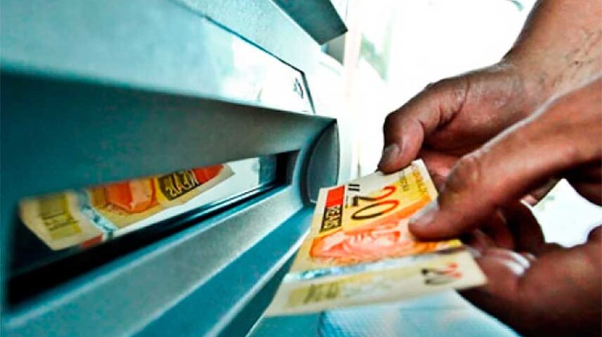 Saque em caixa eletrônico