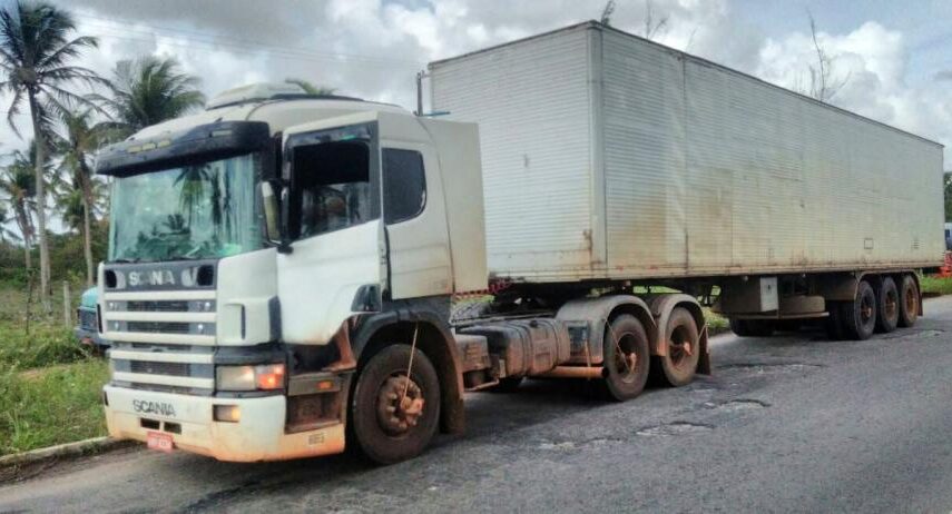 Carreta apreendida em Macaíba