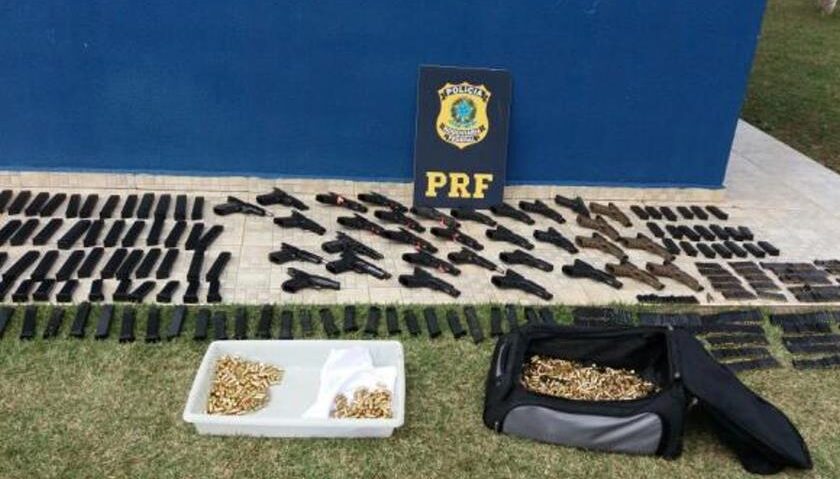 Armas apreendidas pela PRF iam para o Rio de Janeiro